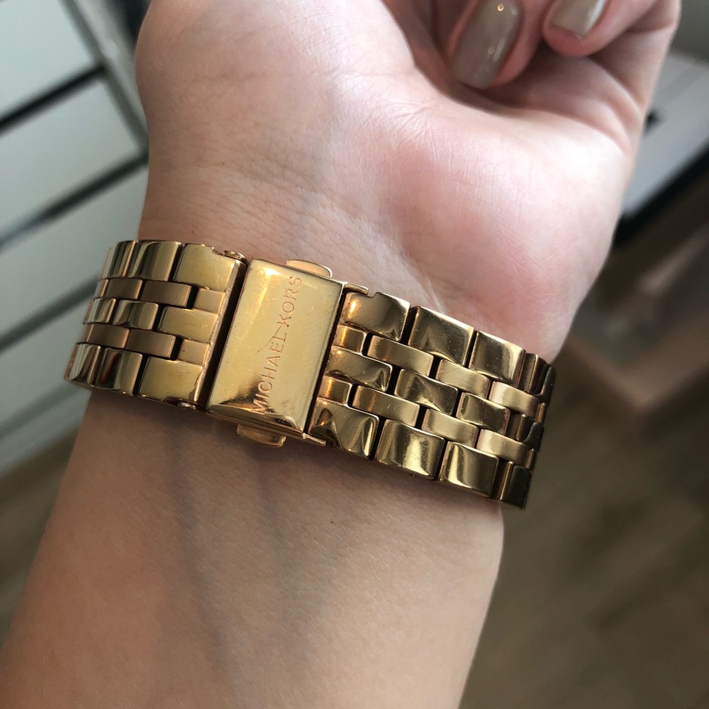 Michael Kors rose gold watch - Picture 3 of 8